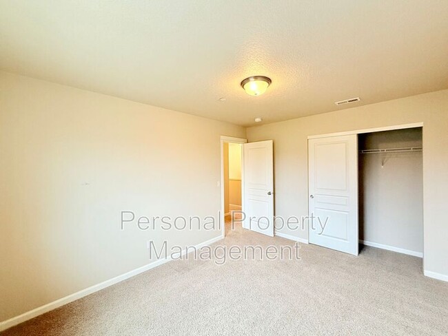 Building Photo - 7408 NE 30th Ave