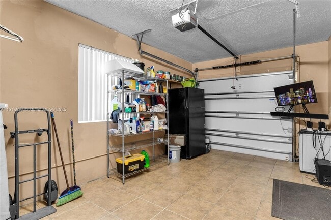 Building Photo - 9532 SW 154th Pl