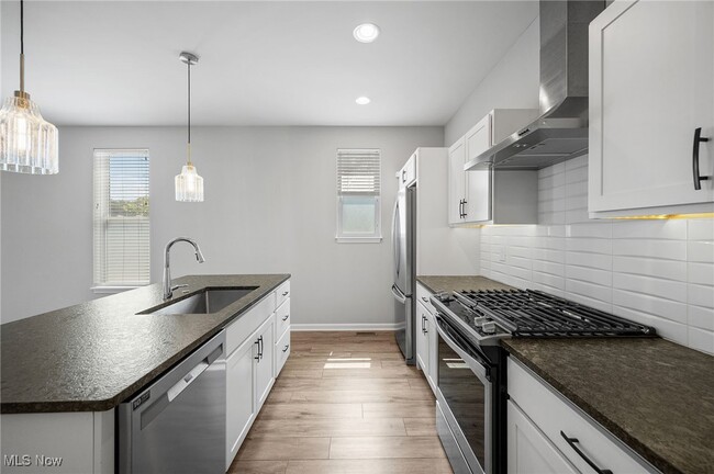 Building Photo - 2078 W 44th St