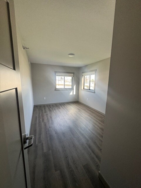 Building Photo - Island City Properties