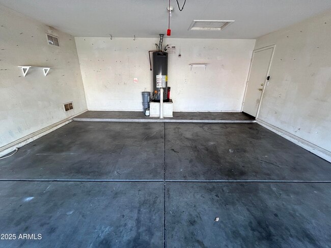 Building Photo - 12229 W Maricopa St