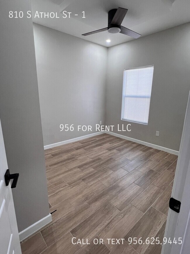 Building Photo - 810 S Athol St