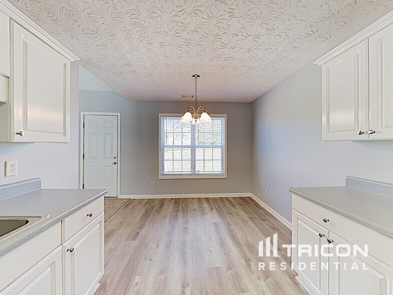 Building Photo - 615 Bridle Creek Dr