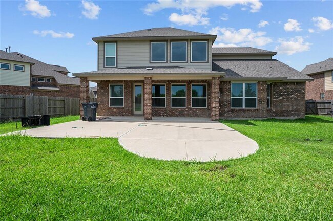 Building Photo - 14014 Phelps Dr