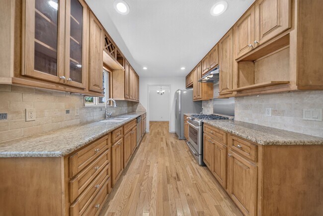 Building Photo - 5715 E 64th St