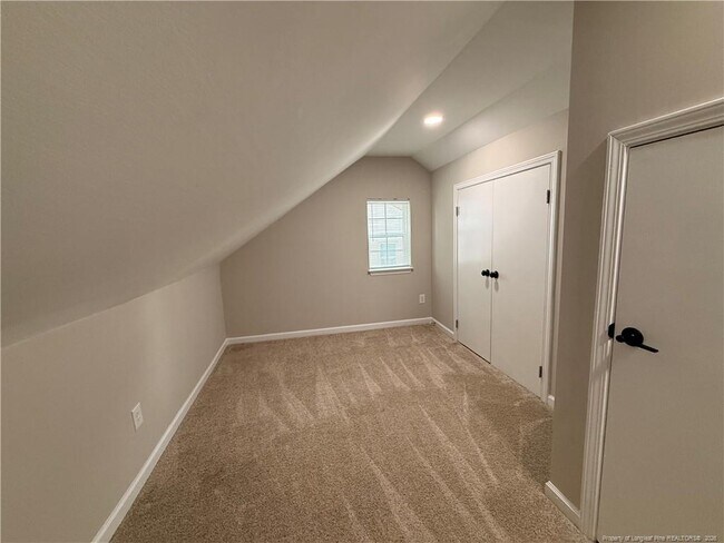 Building Photo - 122 Kensington Cir