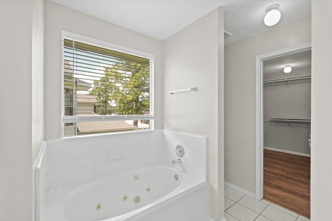 Building Photo - 2922 Glencullen Ln