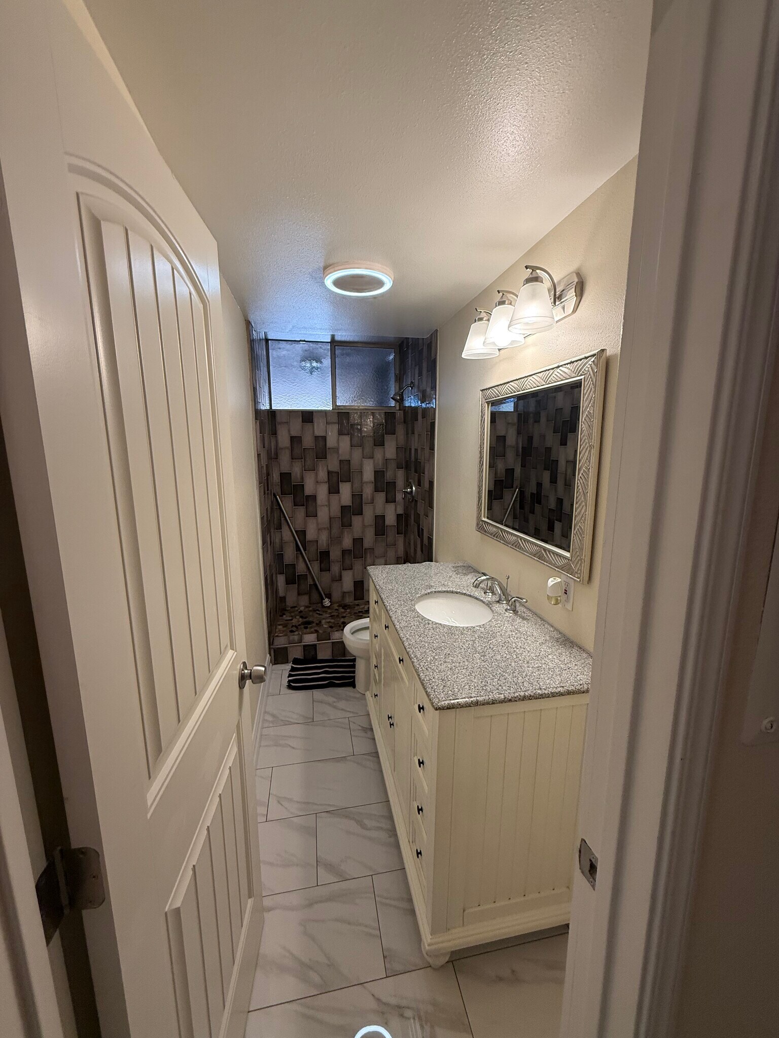 Building Photo - 6979 Palm Ct