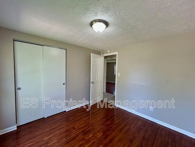 Building Photo - 1180 Standish Dr