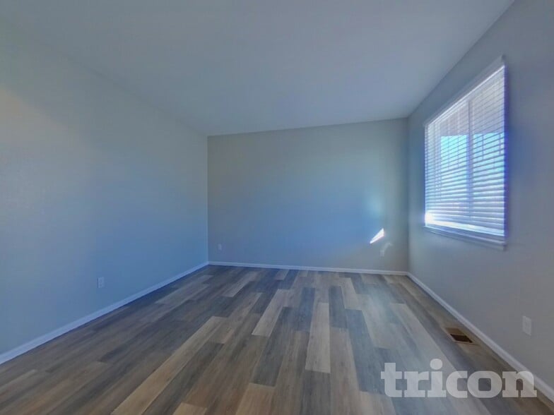Building Photo - 7191 S Oak Hill Cir