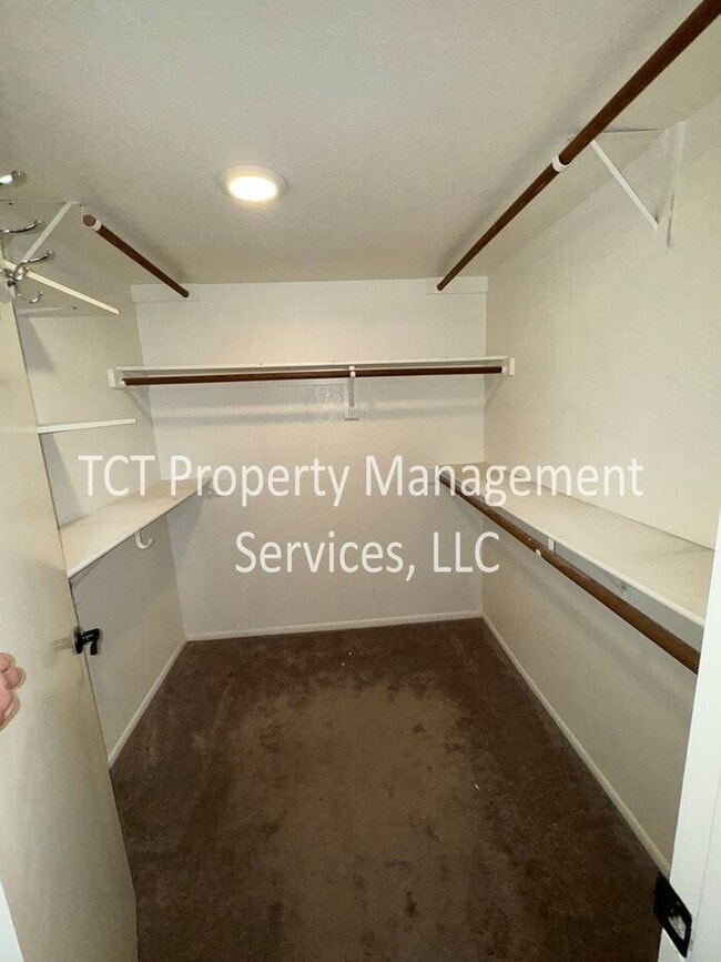 Building Photo - Two Primary suite unit in Mesa!