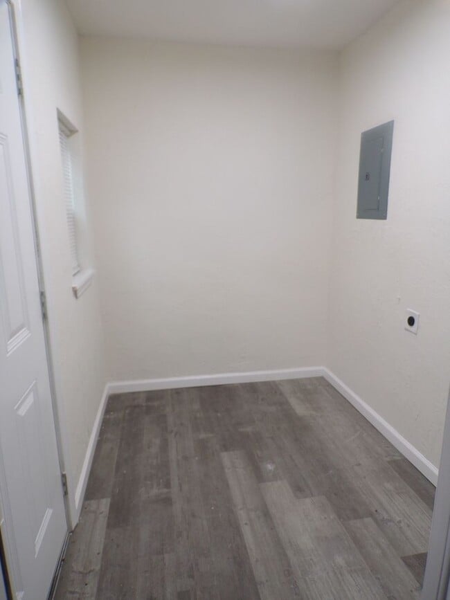 Building Photo - Great redo across the street form Pat Henry Elementary School