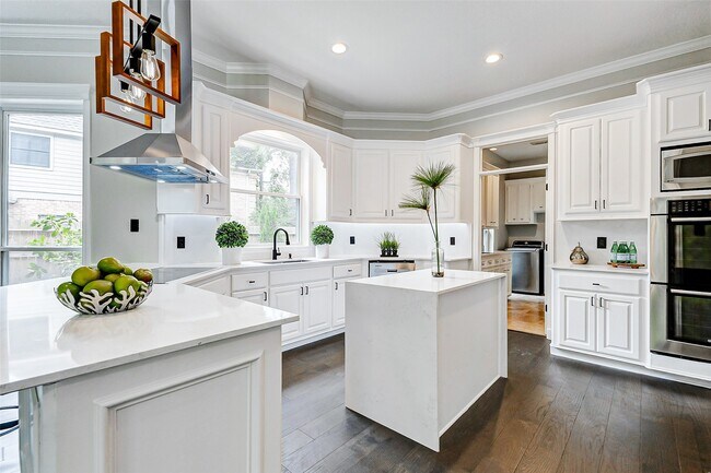 Building Photo - 5807 Mountain View Dr
