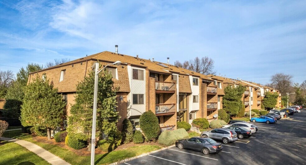 Building Photo - 1506 Edison Glen Terrace