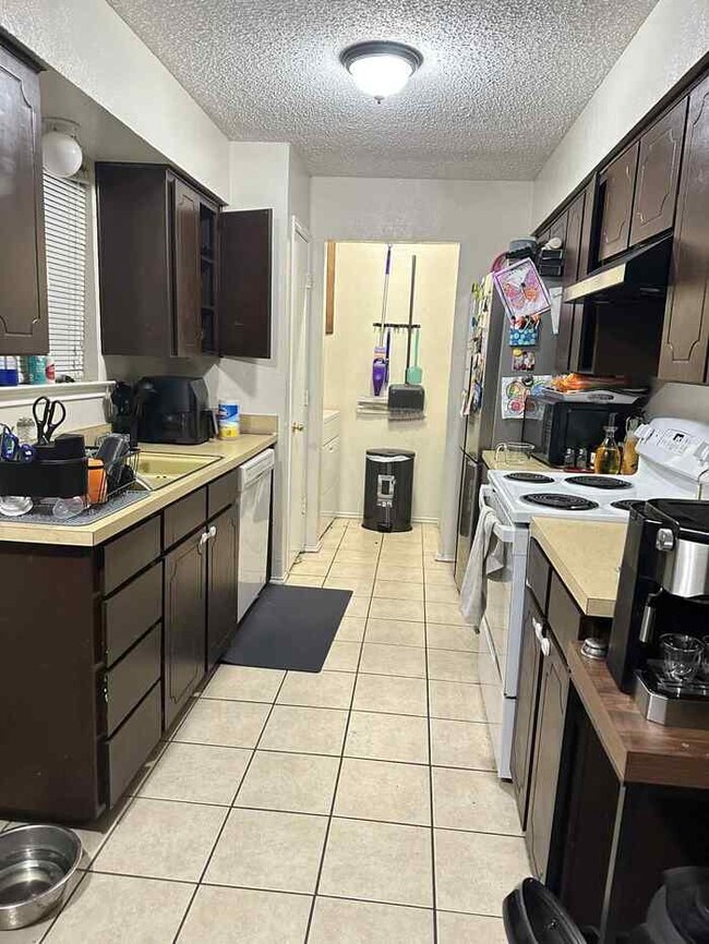 Building Photo - 7408 Quail Ct