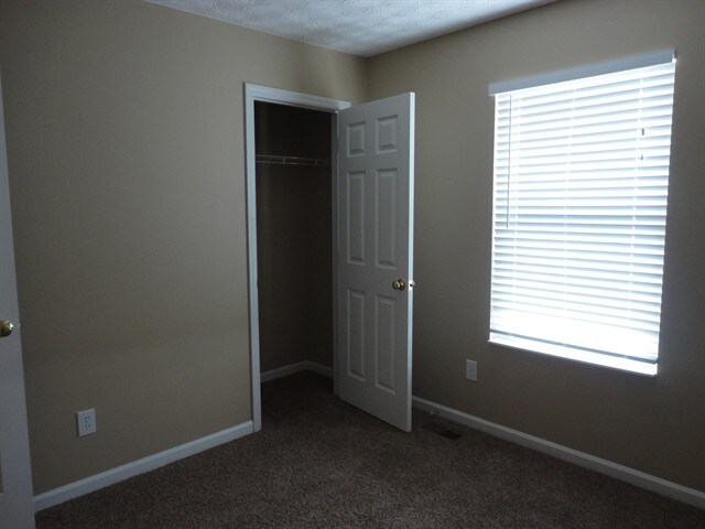 Building Photo - 509 Lake Front Dr