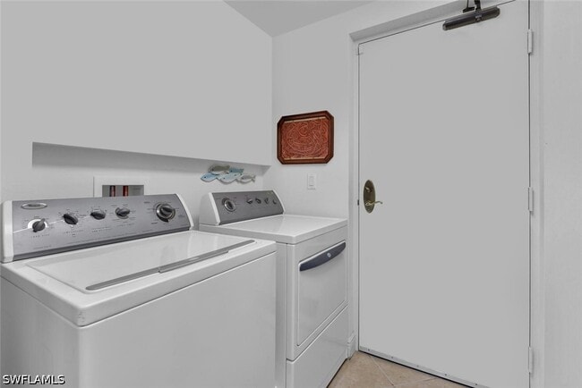 Building Photo - 1065 Borghese Ln