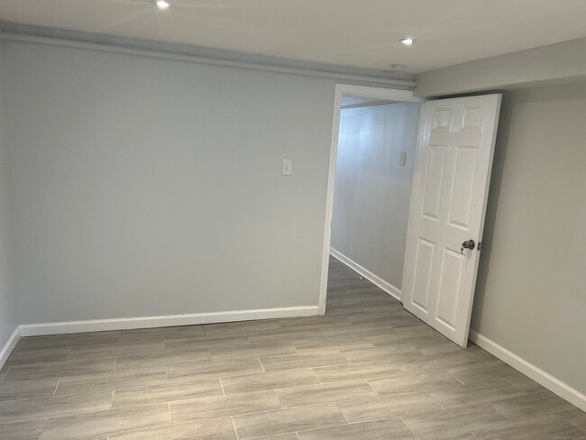 Building Photo - 67 Yarwood St