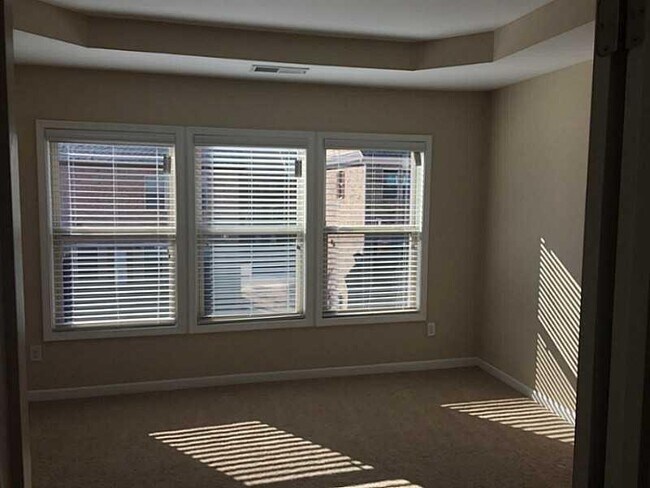 Building Photo - 921 Fawn Way