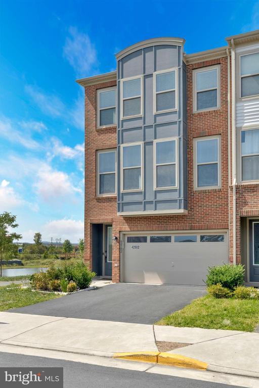 Building Photo - 42502 Dogwood Glen Square