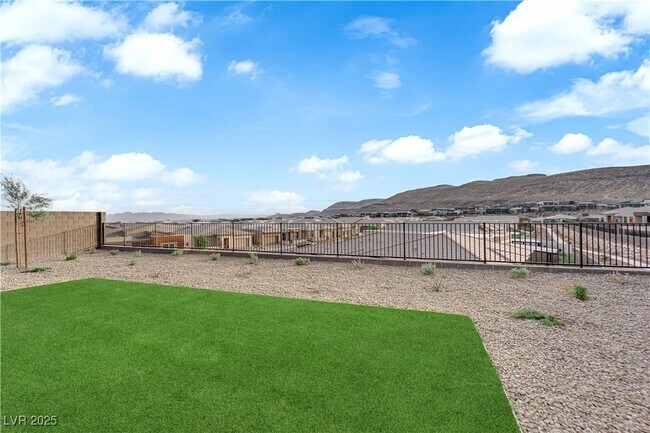 Building Photo - 11079 Rolling Vista Dr