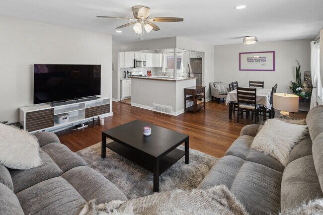 Building Photo - 5021 Church St