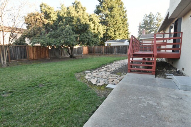 Building Photo - 6574 Leyland Park Dr