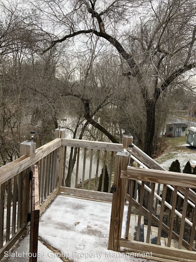 Building Photo - 527 S State St