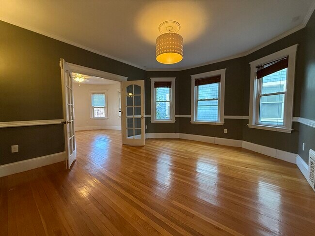 Building Photo - 10 Grovenor Rd