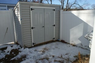 Building Photo - 25 Meadow Pond Dr