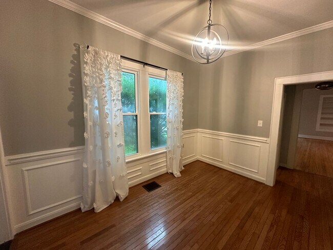 Building Photo - Gorgeous 3 Bed 2 Bath Haymount Home