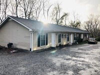 Building Photo - 506 B St