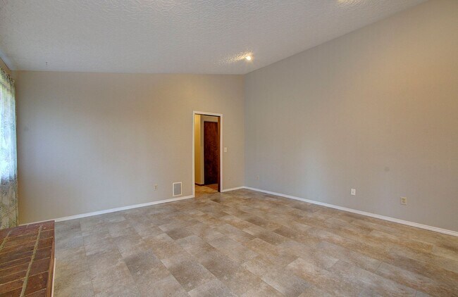 Building Photo - Spacious 3-Bedroom Home with Private Backyard Oasis
