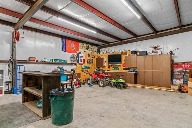 Building Photo - 2610 Co Rd 255