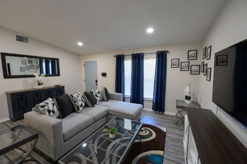 Building Photo - 1917 Wolford Rd