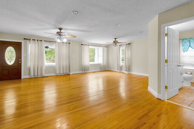 Building Photo - 120 Bernhurst Rd