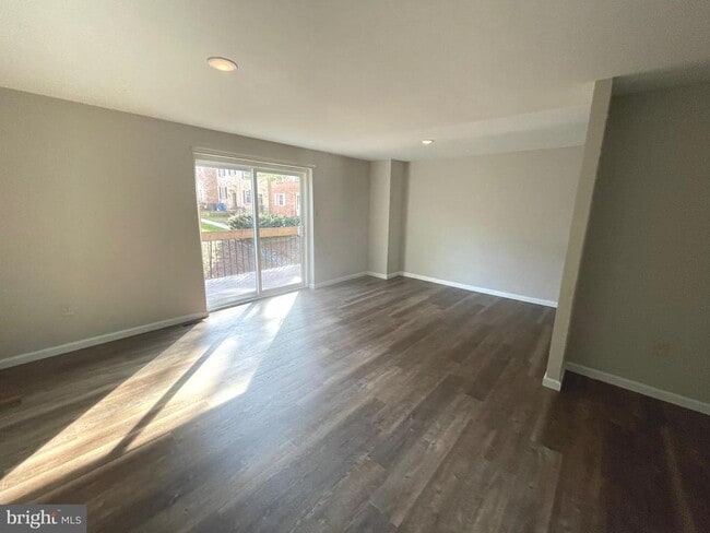 Building Photo - 9817 Rainleaf Ct