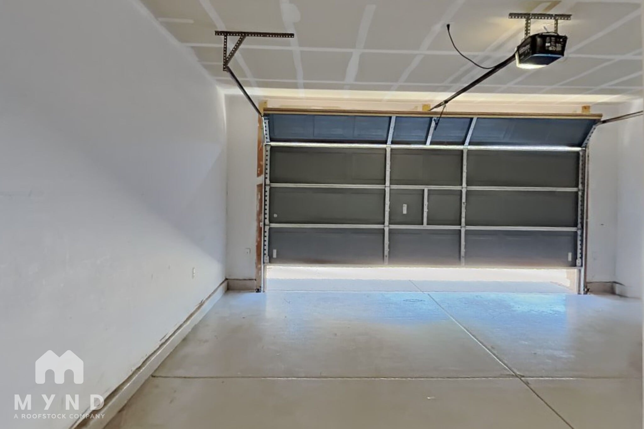 Building Photo - 7056 S GREENEYES Ln