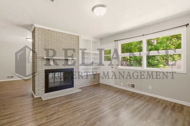 Building Photo - 730 N Chipper Ln