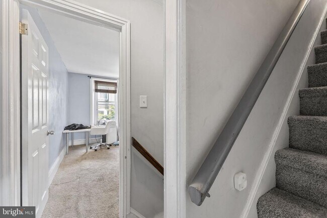 Building Photo - 183 Markle St