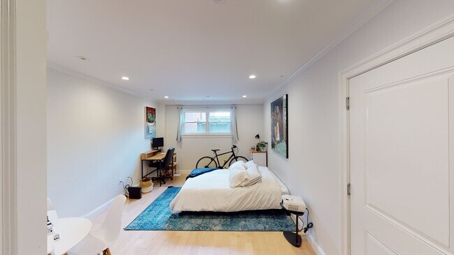 Building Photo - 296 Beacon St