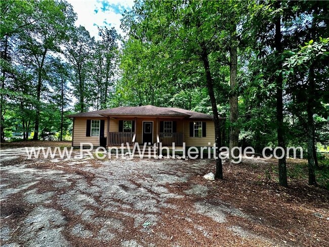 Primary Photo - Charming Ranch Home on 1/2 Acre / Nature L...