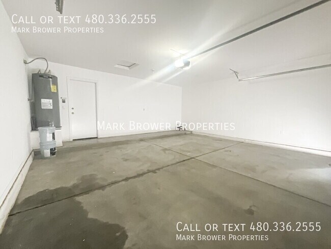 Building Photo - 1492 E Leaf Rd