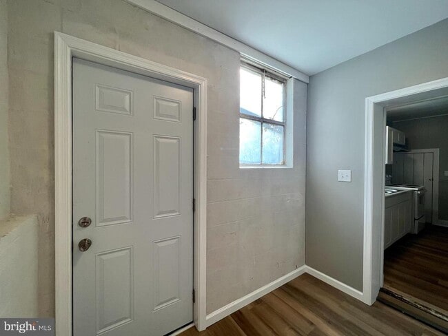 Building Photo - 6 Laurel Hill Ln