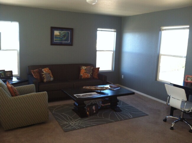 Building Photo - 3 bedroom - Menagerie