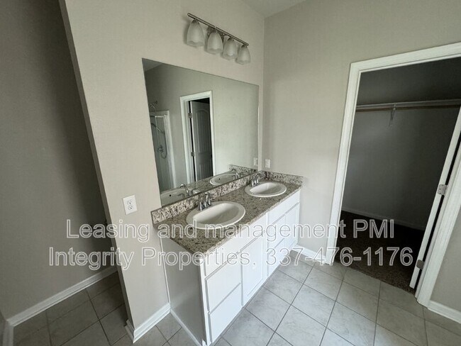 Building Photo - 104 Garden Oaks Ave