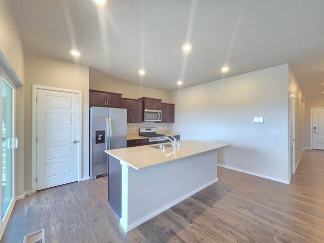 Building Photo - 5428 E Bridgeport Ct