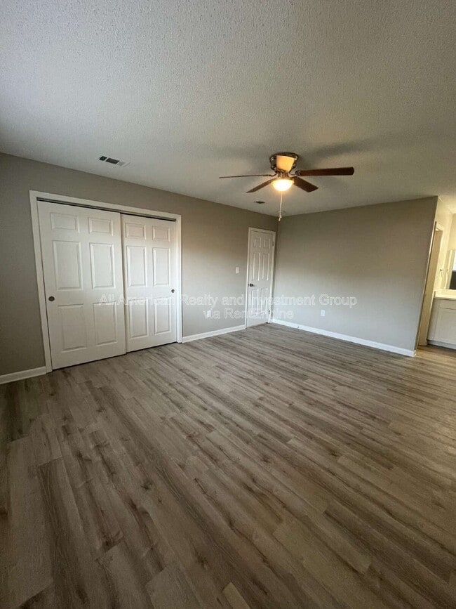 Building Photo - 36 5th Ave