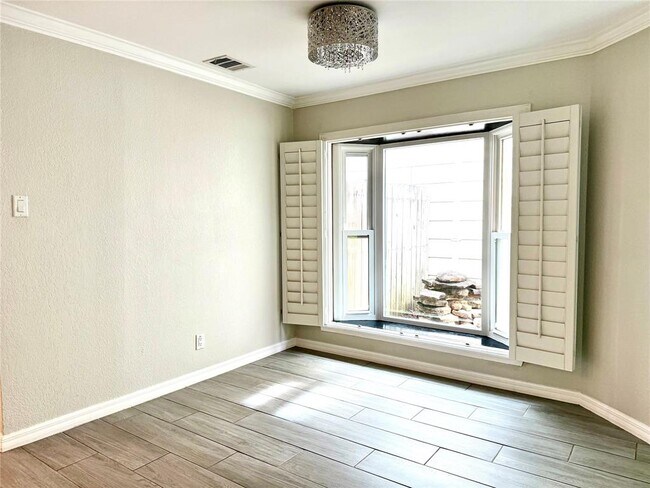 Building Photo - 12625 Memorial Dr