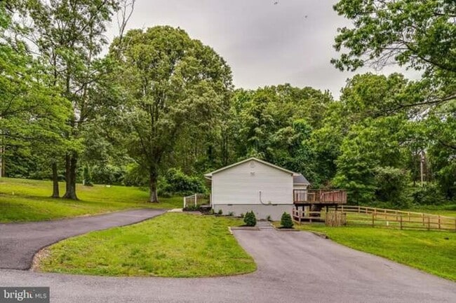 Building Photo - 3757 Hunting Creek Rd